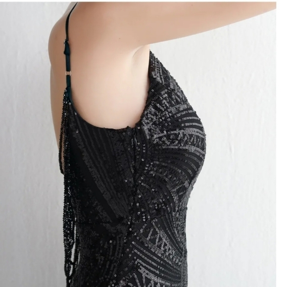Black, Geometric Print, Sleeveless, Beaded Draped Back, Sequined Merm… - Picture 10 of 13